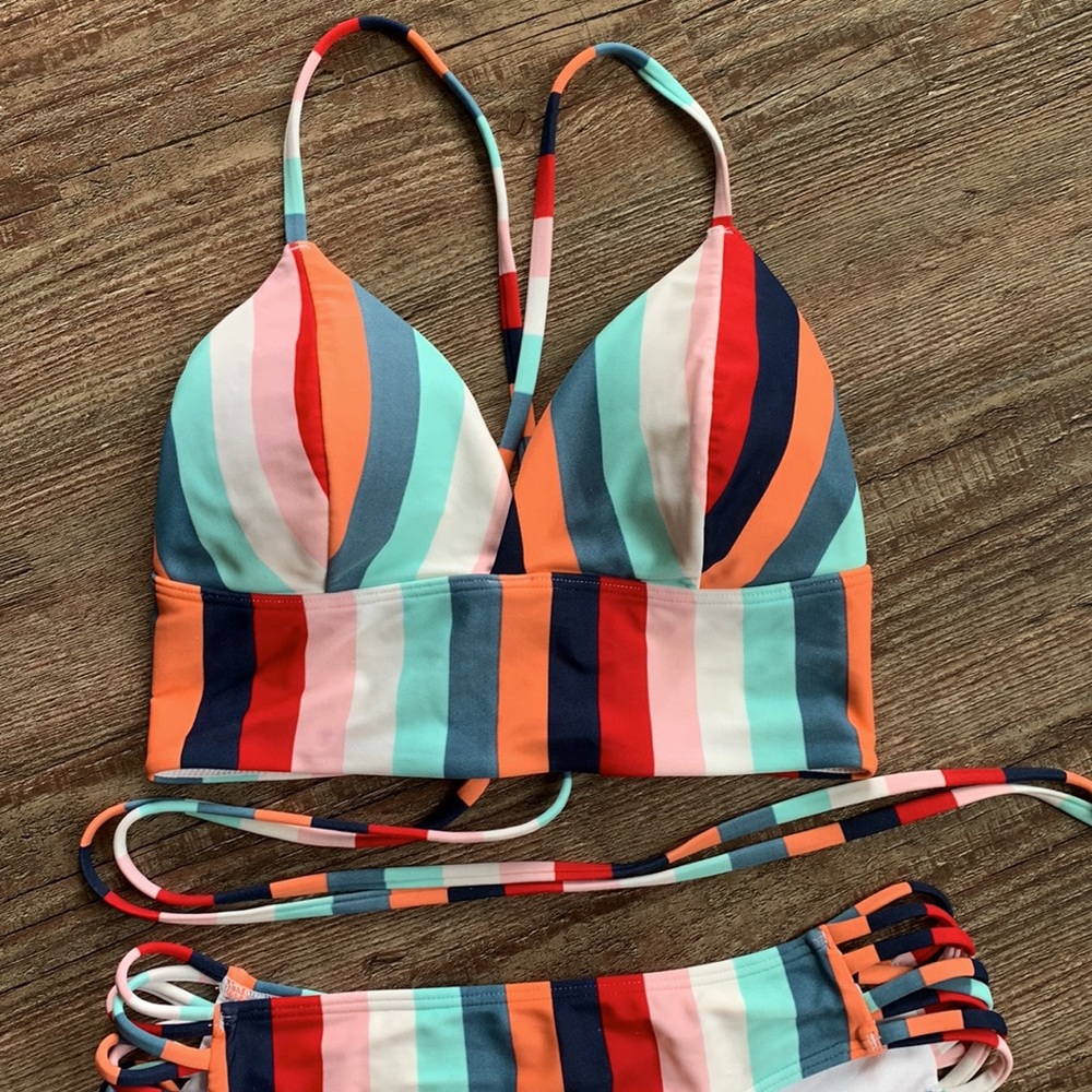 Hollister 2 Piece Matching Swim Bikini Top and Bottom Set - Picture 3 of 9